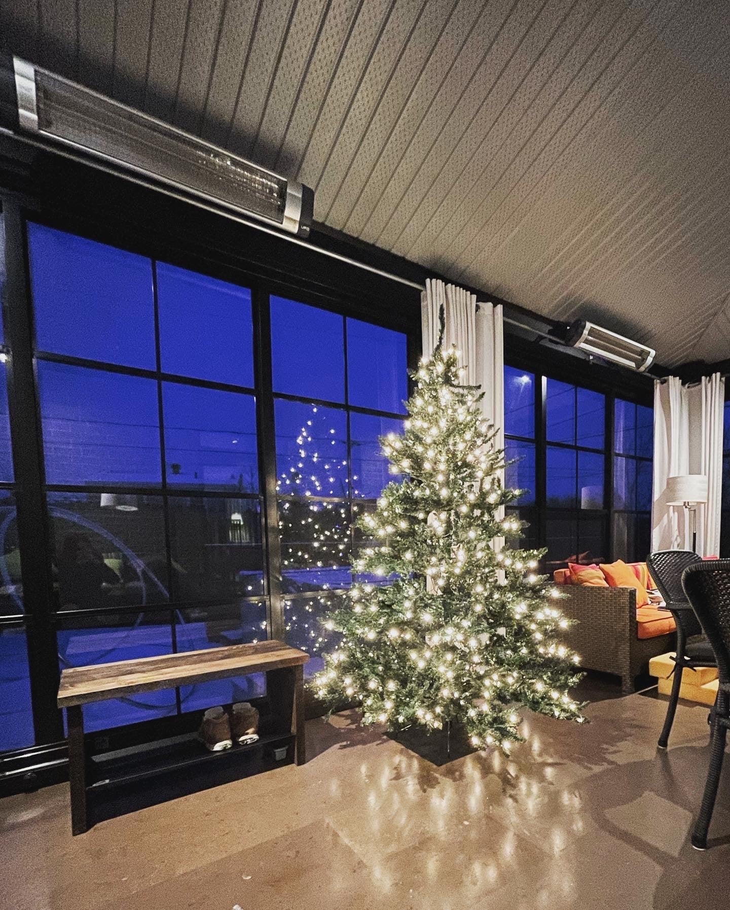 Banc d'entrée avec étagère canalisant l'eau dans le récipient - Rakabot Noble