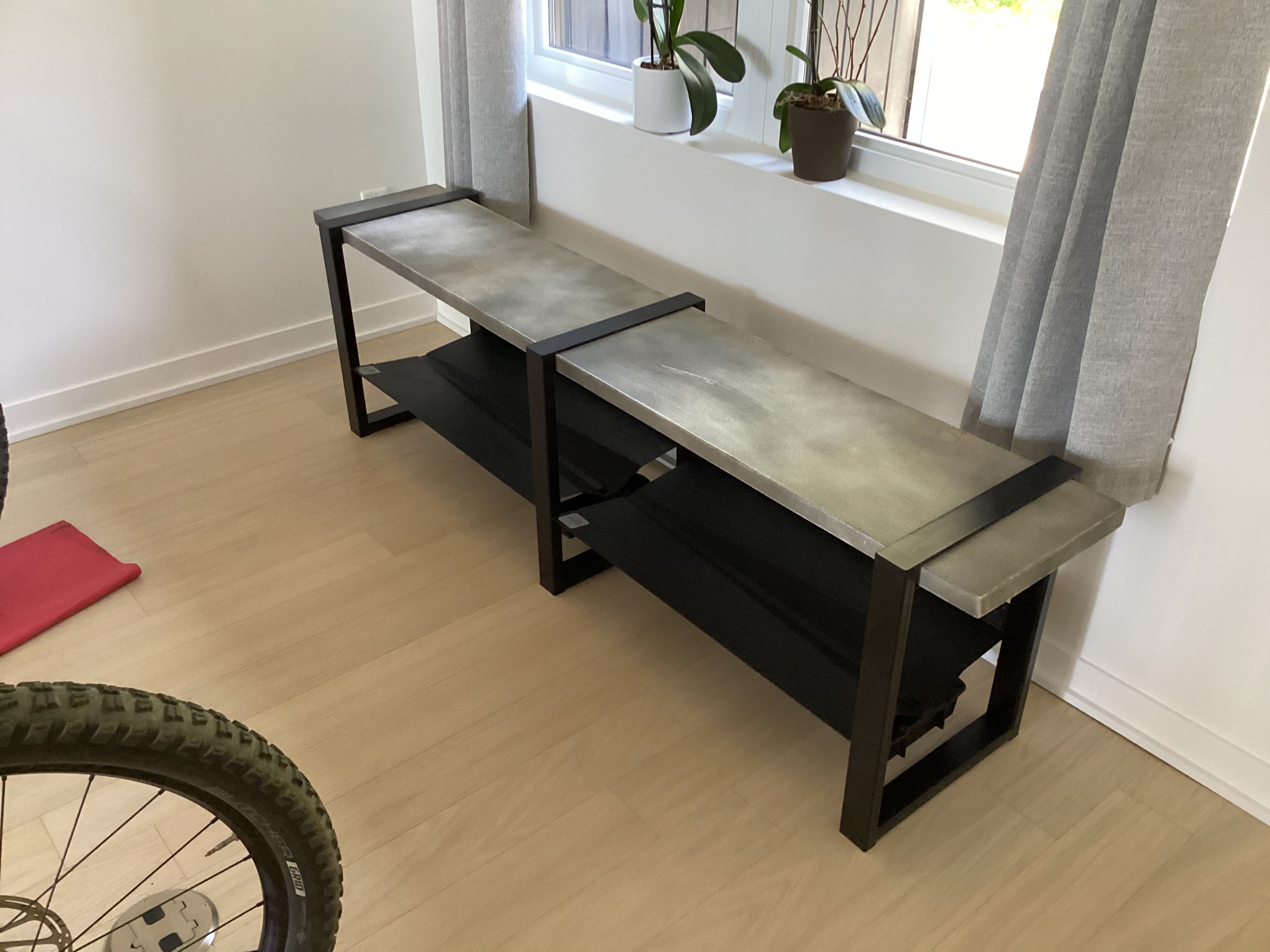 Entrance Bench Channeling Water Into Containers Sit & Store Footwear - Rakabot Moderno